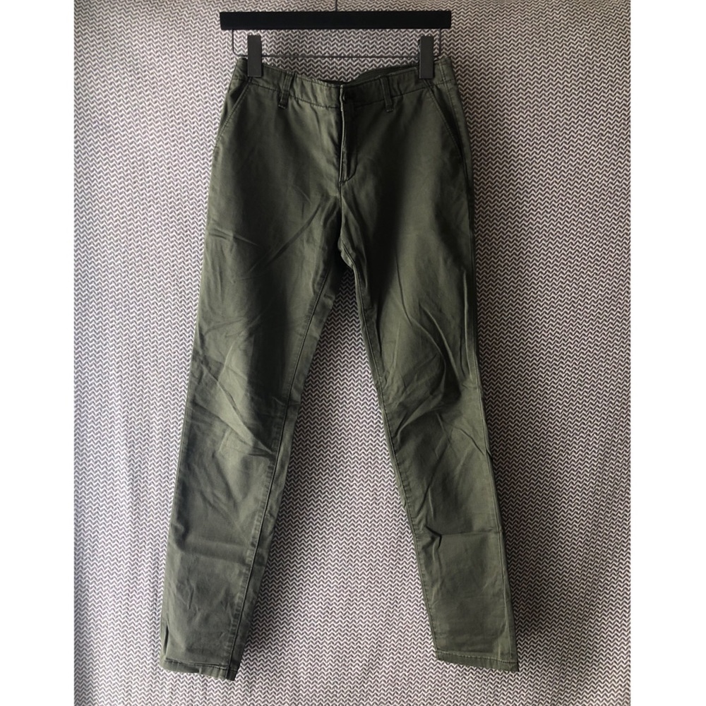 Uniqlo Chino Army Green